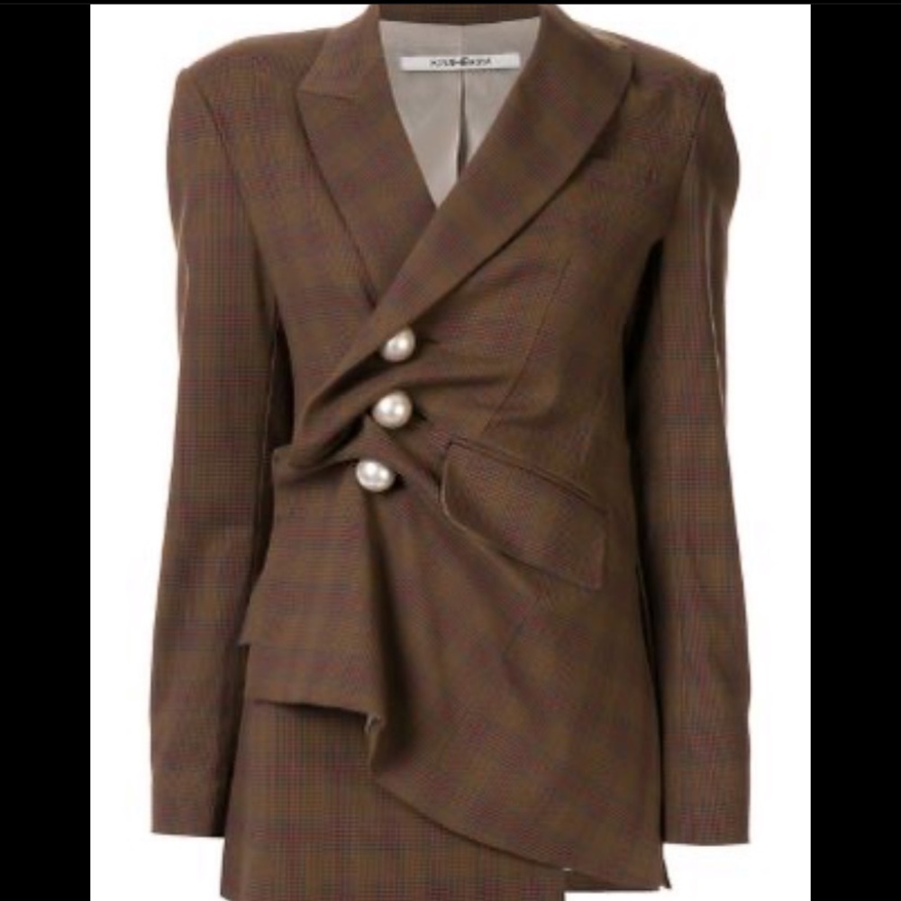 Runway / pearl / jacket / asymmetry